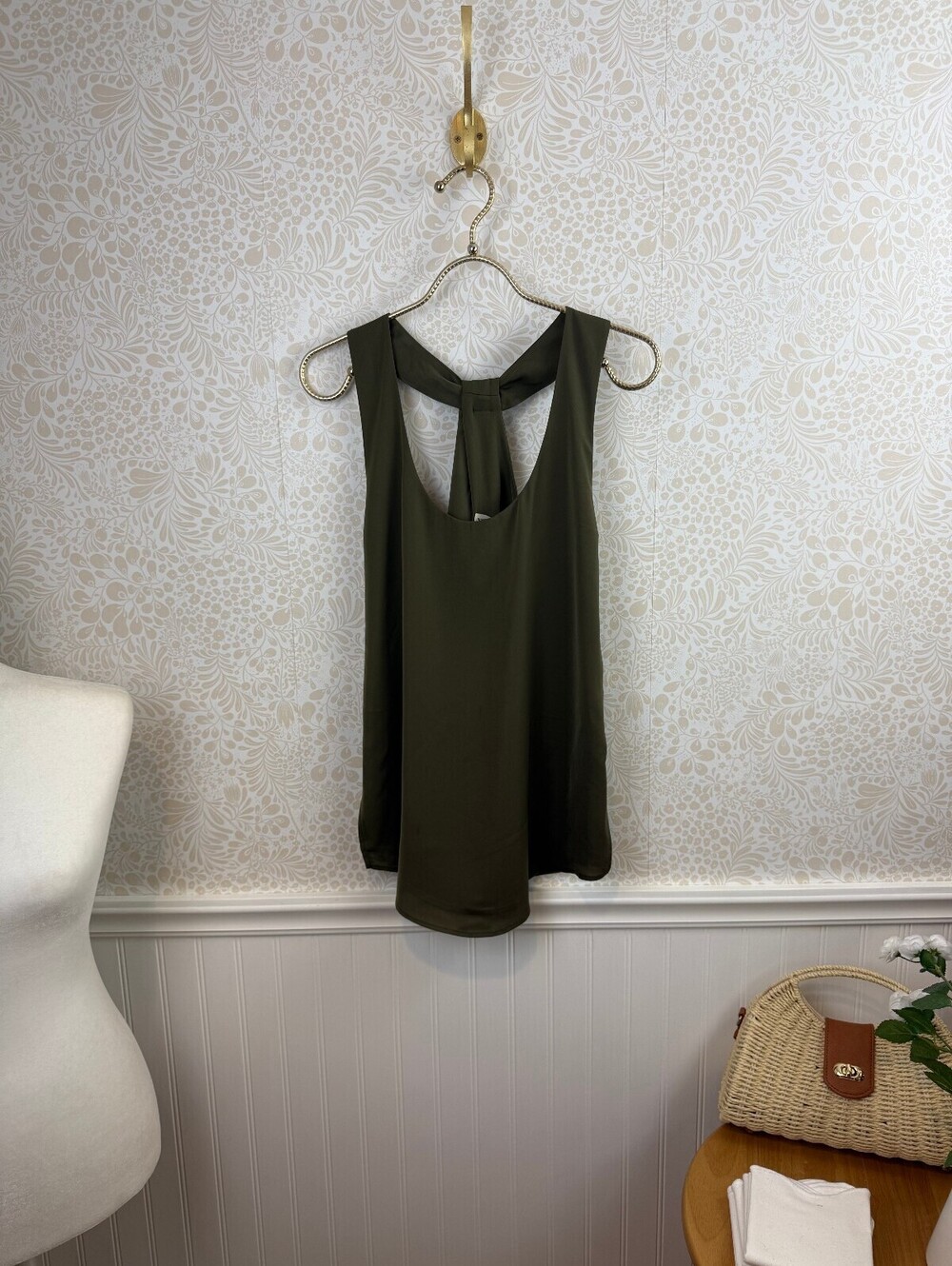 Shades of Grey by Micah Cohen Olive Green Tank Top - Size - Small